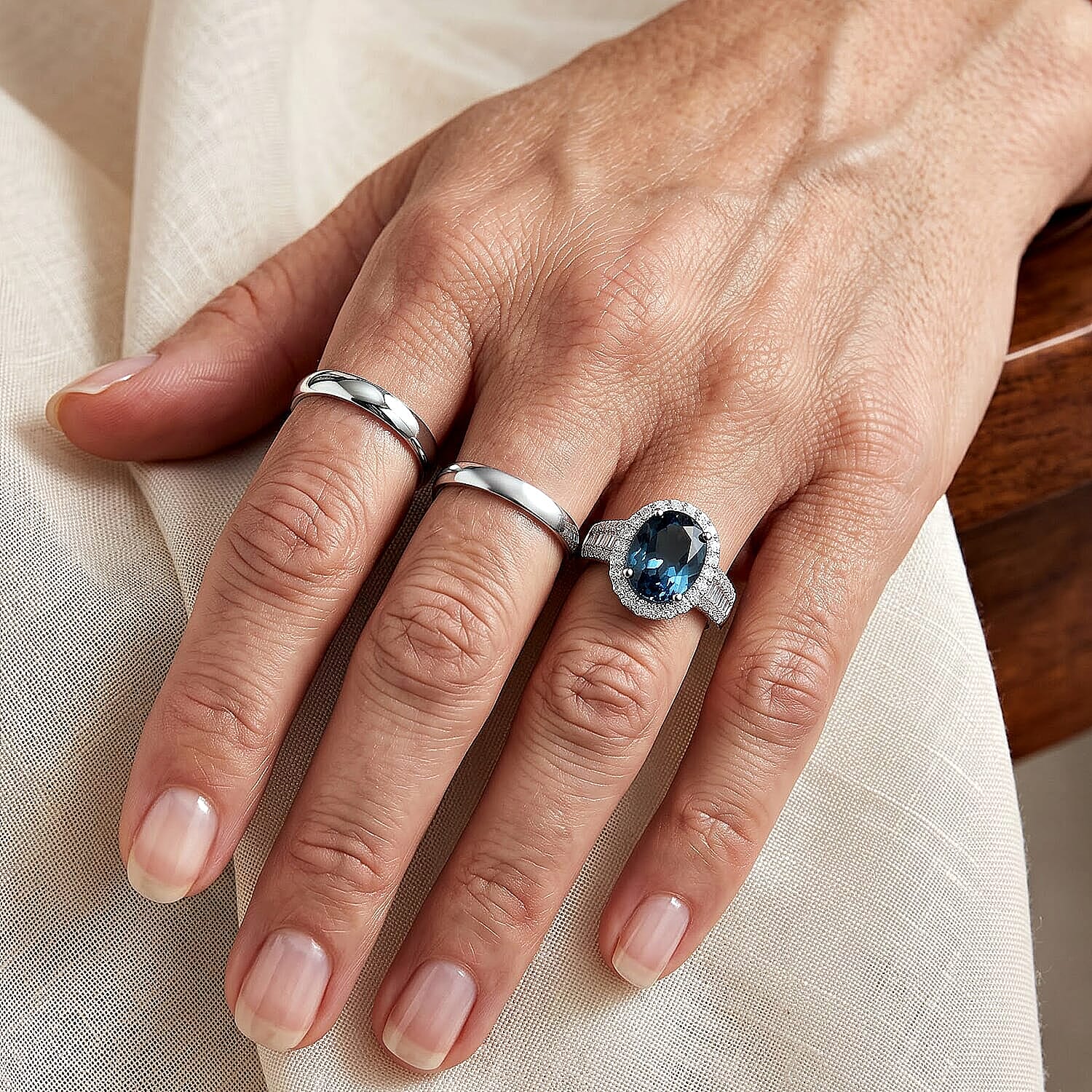 Doorbuster SGL Certified Luxoro AAA Teal Spinel and Diamond I2 3.00 ctw Cocktail Ring in 14K White Gold (Size 8.0) 4.50 Grams