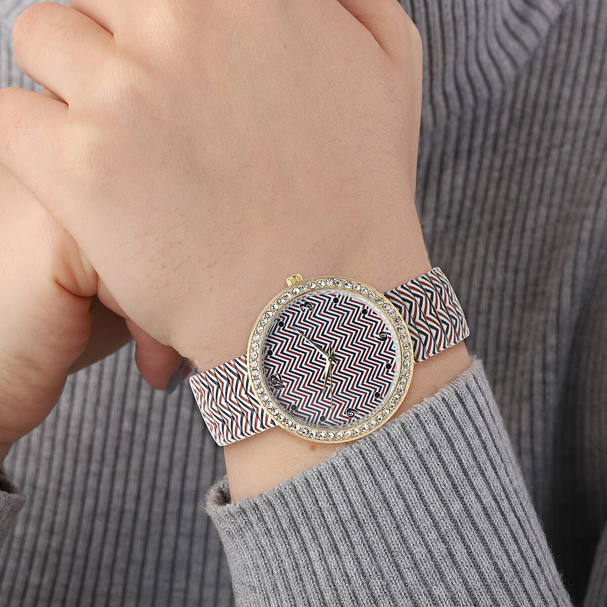 Strada Austrian Crystal Japanese Movement Chevron Pattern Stretch Bracelet Watch with Stainless Steel Strap image number 2