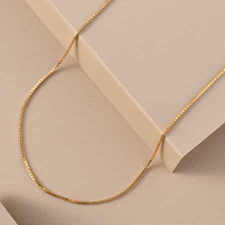 22K Yellow Gold Rectangular Box Chain Necklace 26 Inches 4.60 Grams image number 1