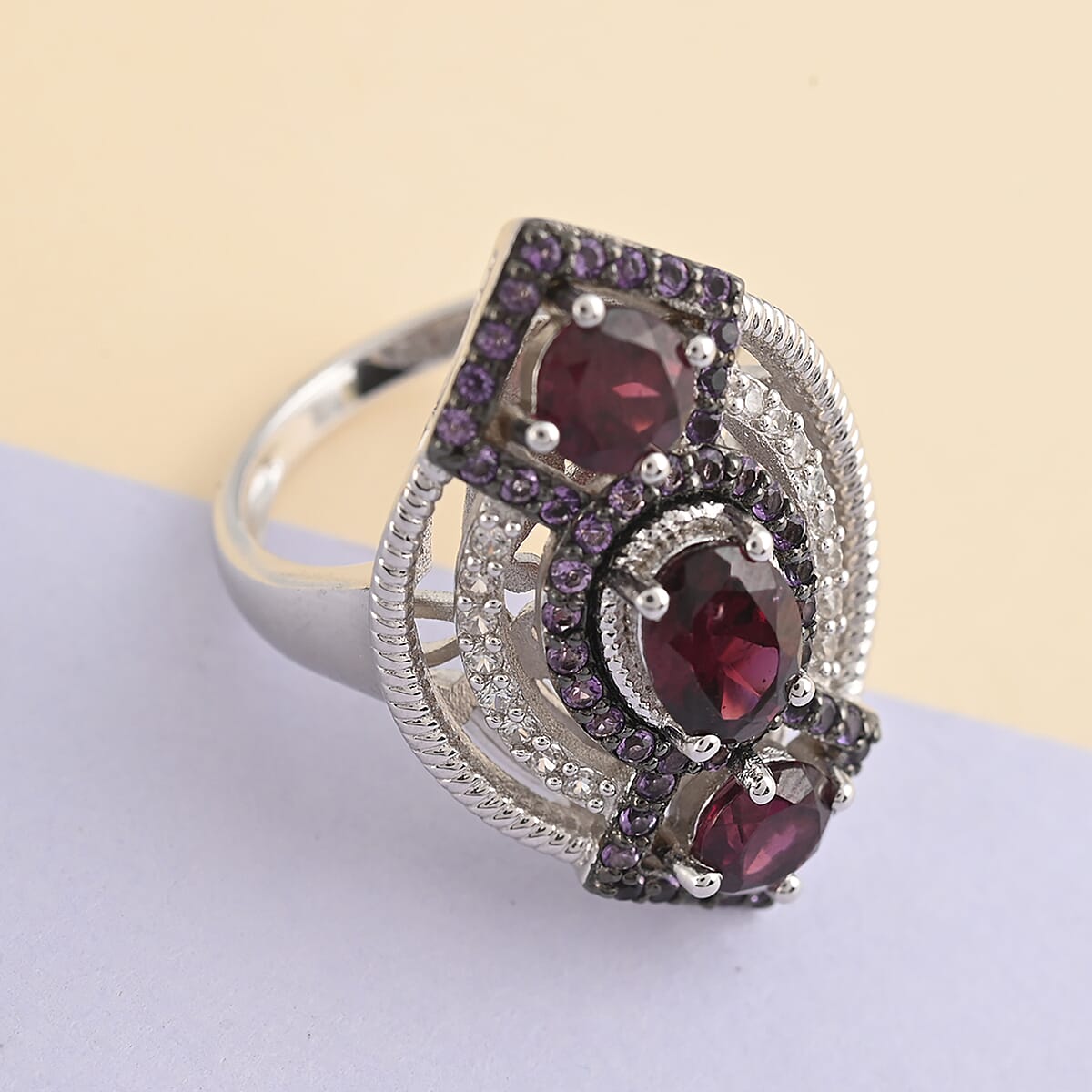 Pyrope Garnet and Amethyst Ring in Sterling Silver (Size 9.0) 2.00 ctw image number 1