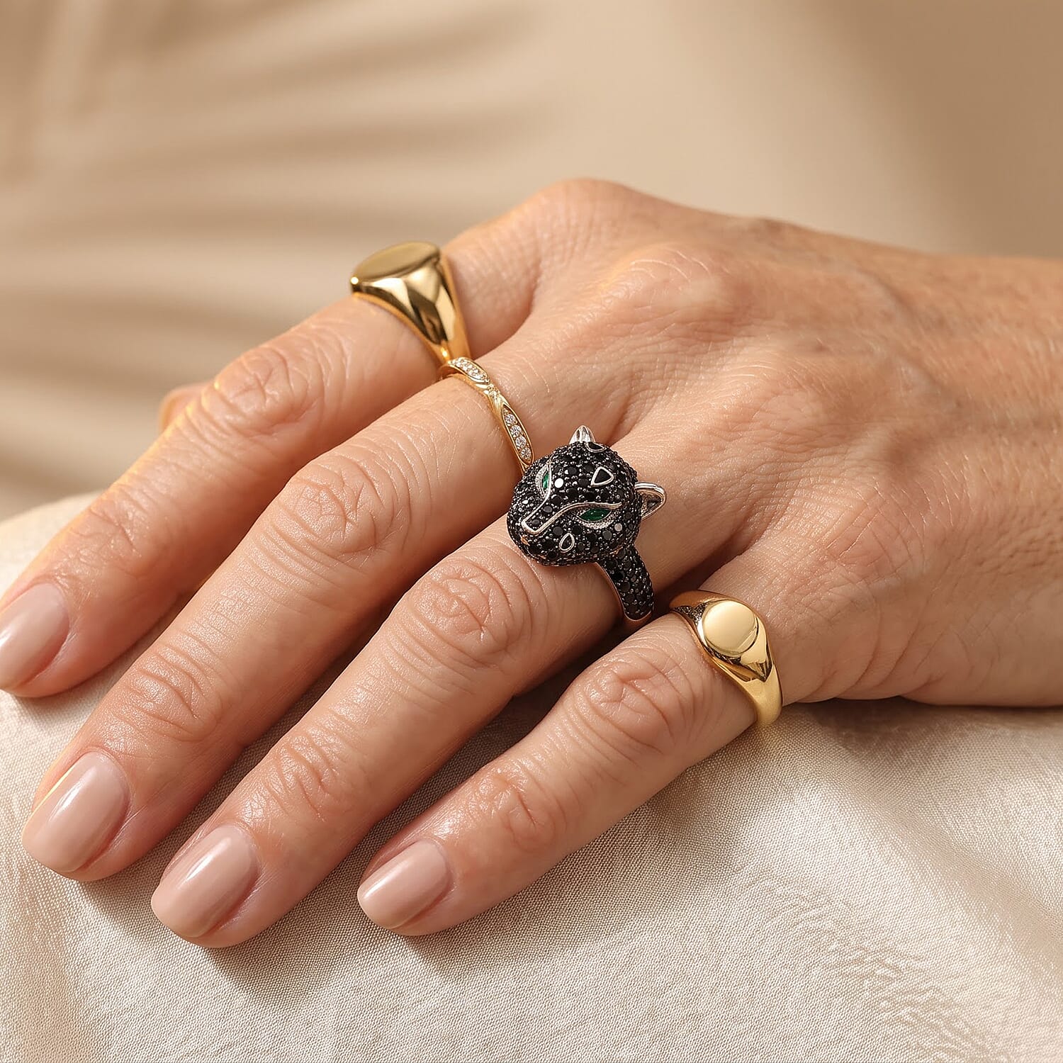 EverTrue Thai Black Spinel and Simulated Green Diamond 1.50 ctw Leopard Ring in Dualtone (Size 5.0)