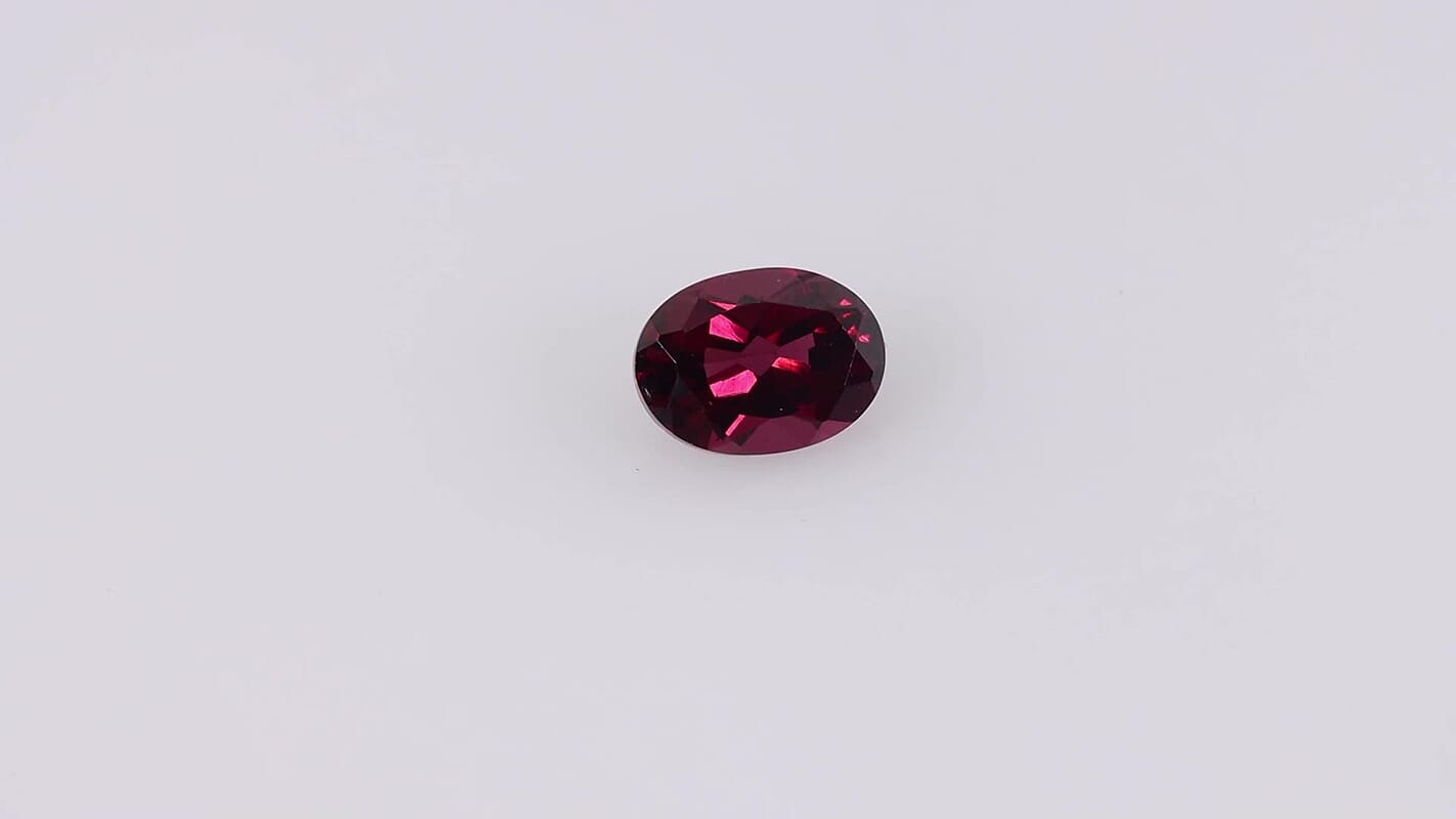 Orissa Rose Garnet (Ovl 8x6 mm) 1.20 ctw