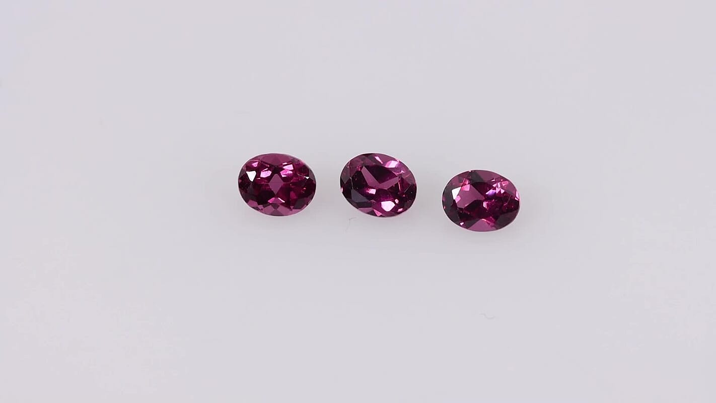 Orissa Rose Garnet Set of 3 (Ovl 5x4 mm) 1.20 ctw