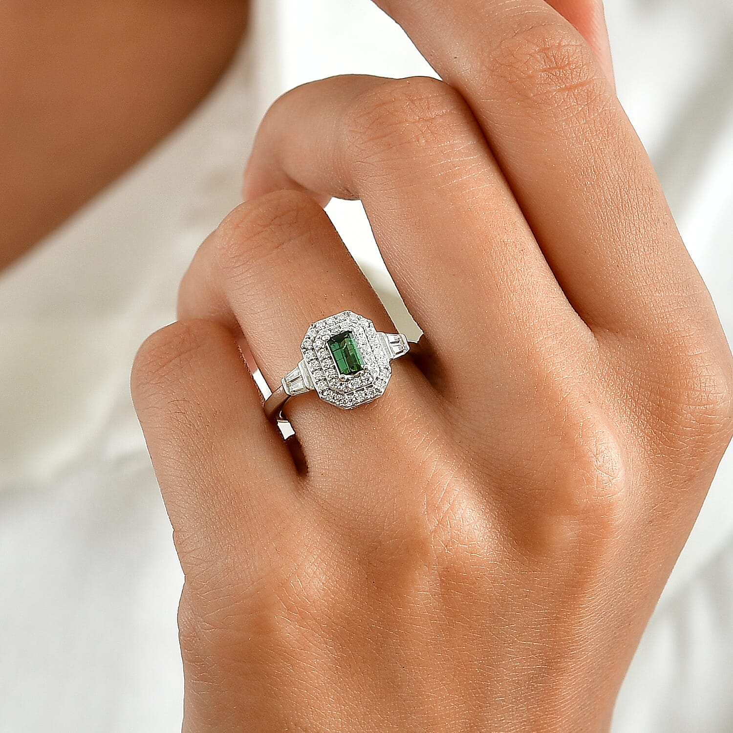 D'Joy AAA Mint Tourmaline and Moissanite 0.75 ctw Ring in Rhodium Over Sterling Silver (Size 6.0)