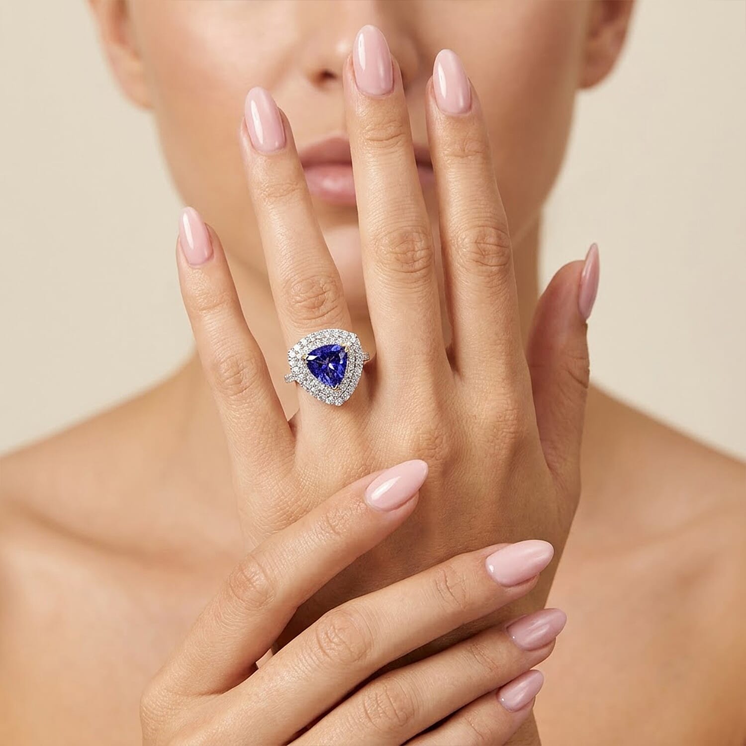 Certified & Appraised AAA Tanzanite and Luxuriant Lab Grown Diamond G-H SI 4.50 ctw Ring in 10K Yellow Gold (Size 6.0)