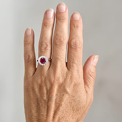 D'Joy Premium Usambara Color Change Garnet and Moissanite 2.20 ctw Ring in Rhodium Over Sterling Silver (Size 6.0)