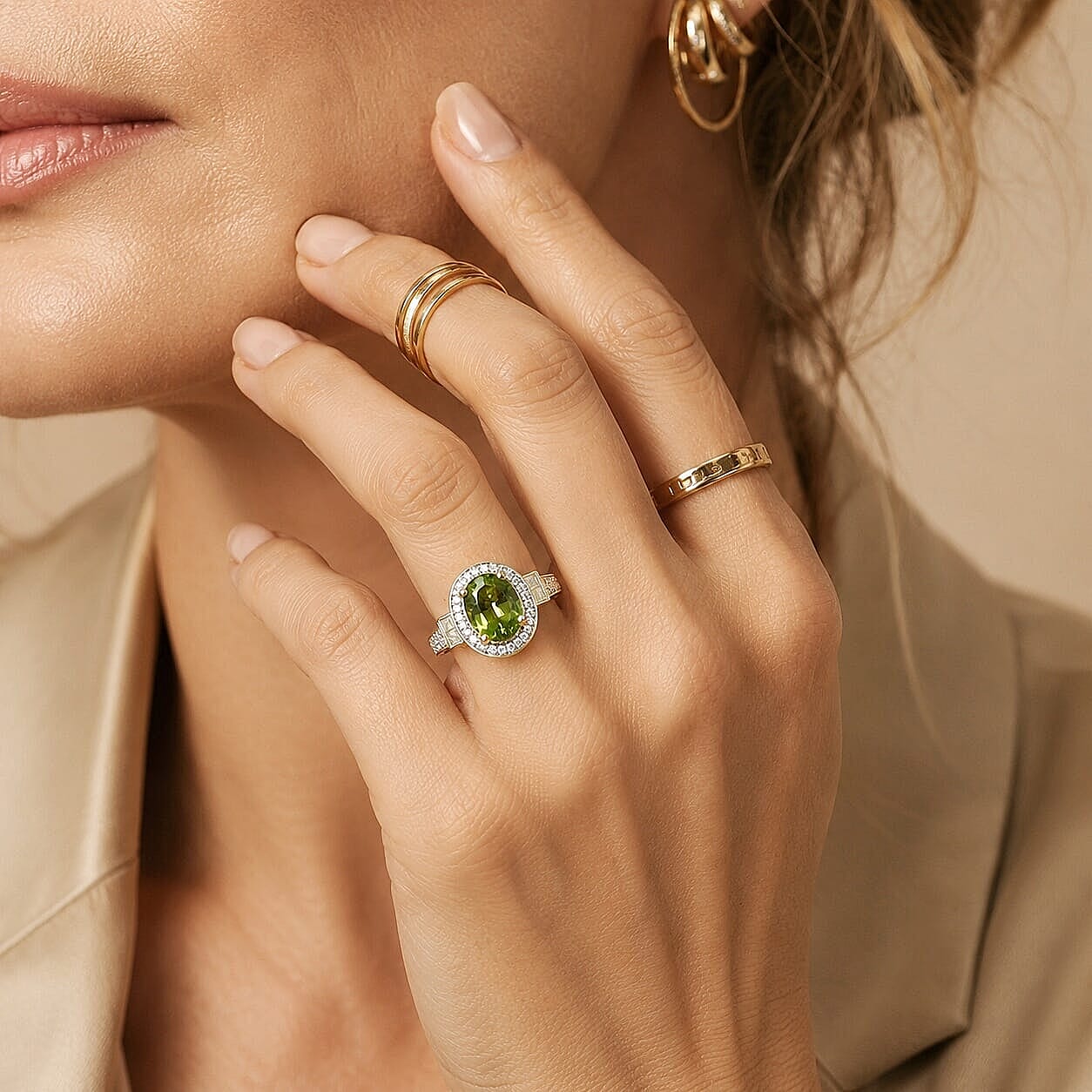 Luxoro AAA Sapo Green Tourmaline and Diamond I2 3.80 ctw Moonlit Halo Ring in 10K Yellow Gold (Size  6.0)  4.05 Grams