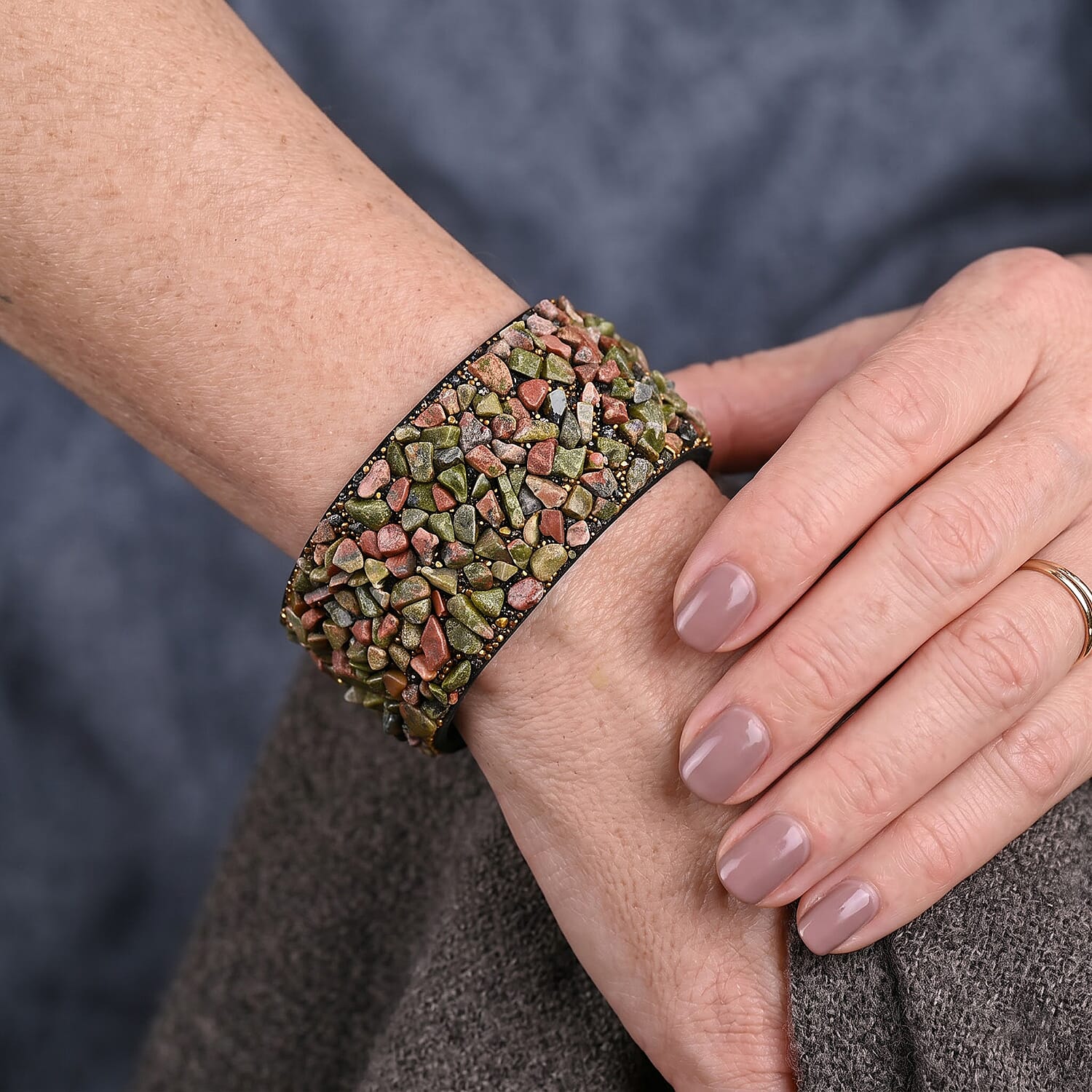 Unakite 20.00 ctw and Grey Austrian Crystal Leather Bracelet in Silvertone (7.25 In)
