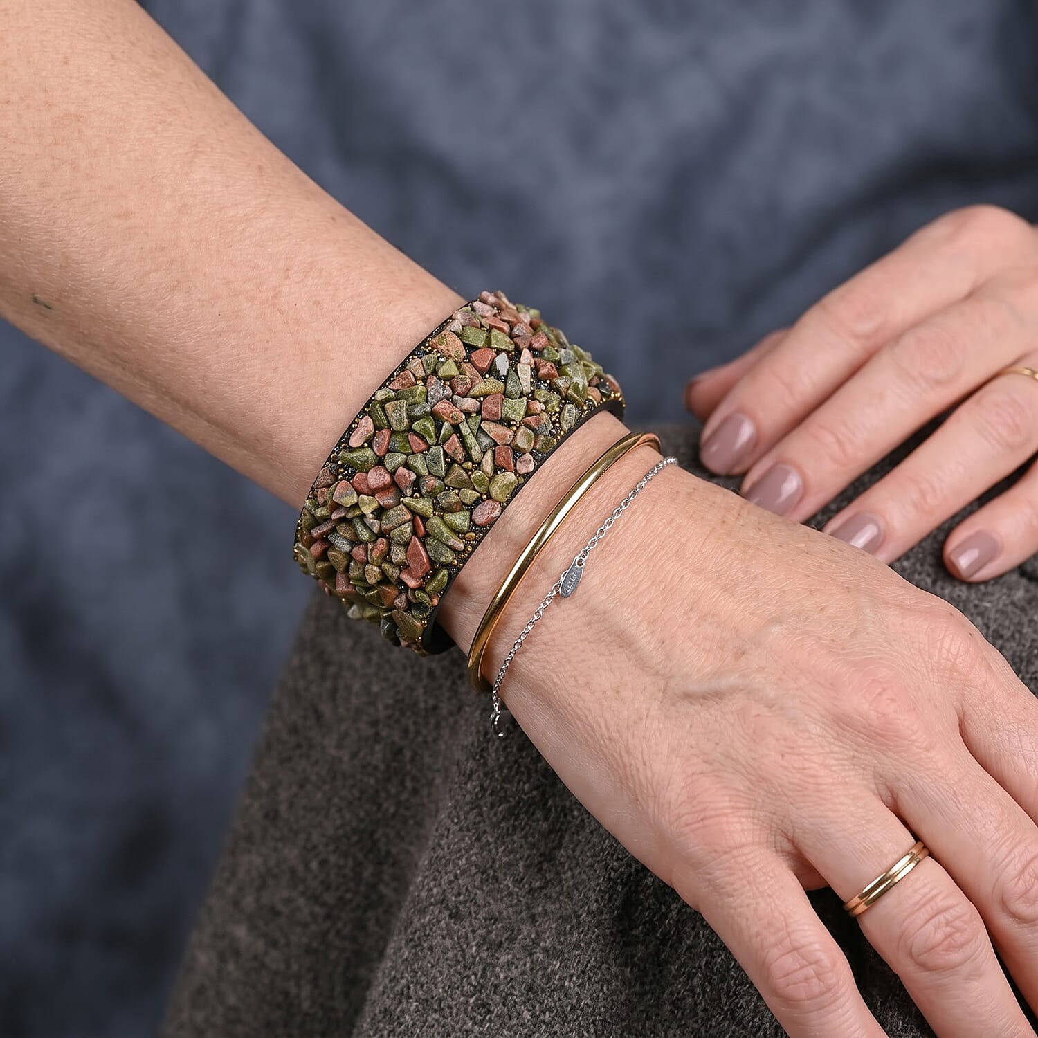 Unakite 20.00 ctw and Grey Austrian Crystal Leather Bracelet in Silvertone (7.25 In)