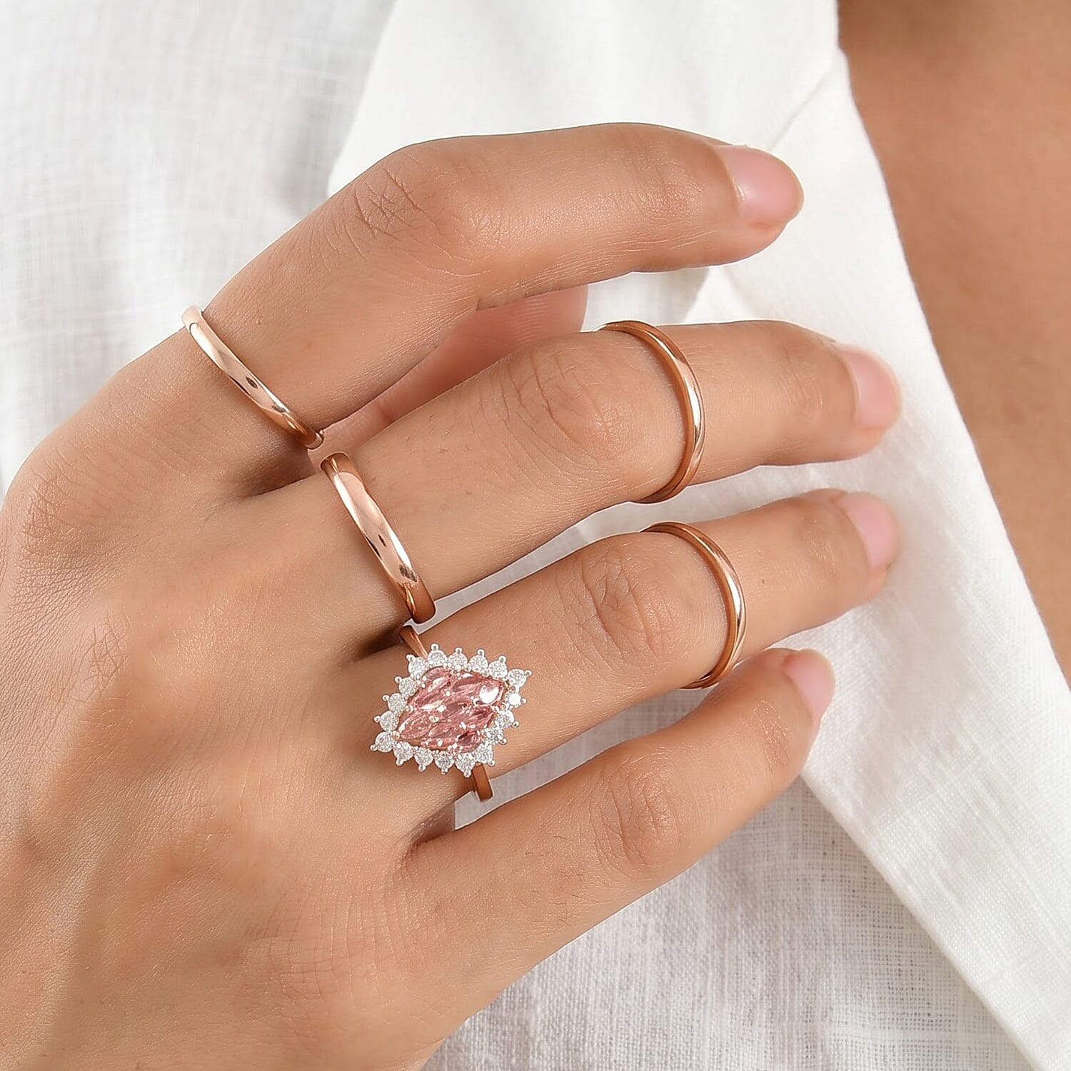 D'Joy Morro Redondo Pink Tourmaline and Moissanite 1.25 ctw Blush Flora Ring in 18K Vermeil Rose Gold Over Sterling Silver (Size 5.0)