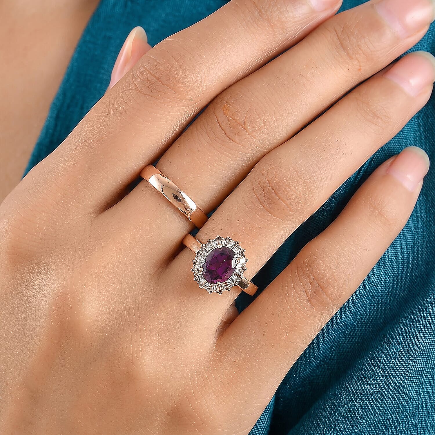 Luxoro AAA Radiant Ember Garnet, Champagne and White Diamond I2 2.50 ctw Regal Sunburst Ring in 10K Rose Gold (Size 5.0)
