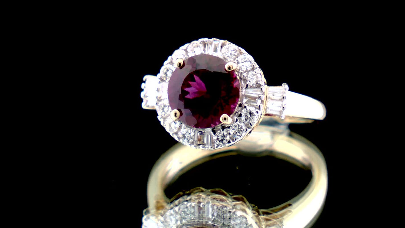 Certified & Appraised 10K Yellow Gold AAA Usambara Color Change Garnet, Luxuriant Lab Grown Diamond (GH, SI) (0.55 cts) Ring (Size 10.0) 3.50 ctw