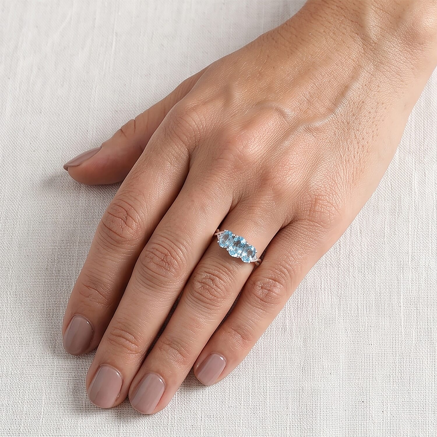 Premium Swiss Blue Topaz and Luxuriant Lab Grown Diamond SI 2.10 ctw 3 Stone Ring in Rhodium Over Sterling Silver (Size 5.0)