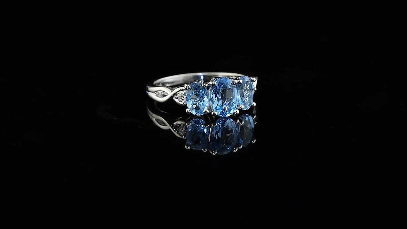 Premium Swiss Blue Topaz and Luxuriant Lab Grown Diamond SI 2.10 ctw 3 Stone Ring in Rhodium Over Sterling Silver (Size 10.0)