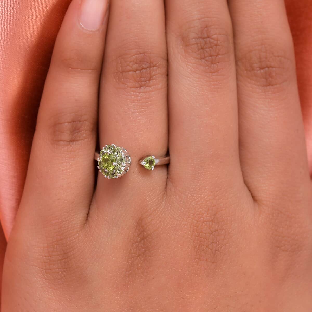 Peridot August Birthstone Anxiety Spinner Openable Band Ring in Platinum Over Sterling Silver 0.75 ctw image number 1