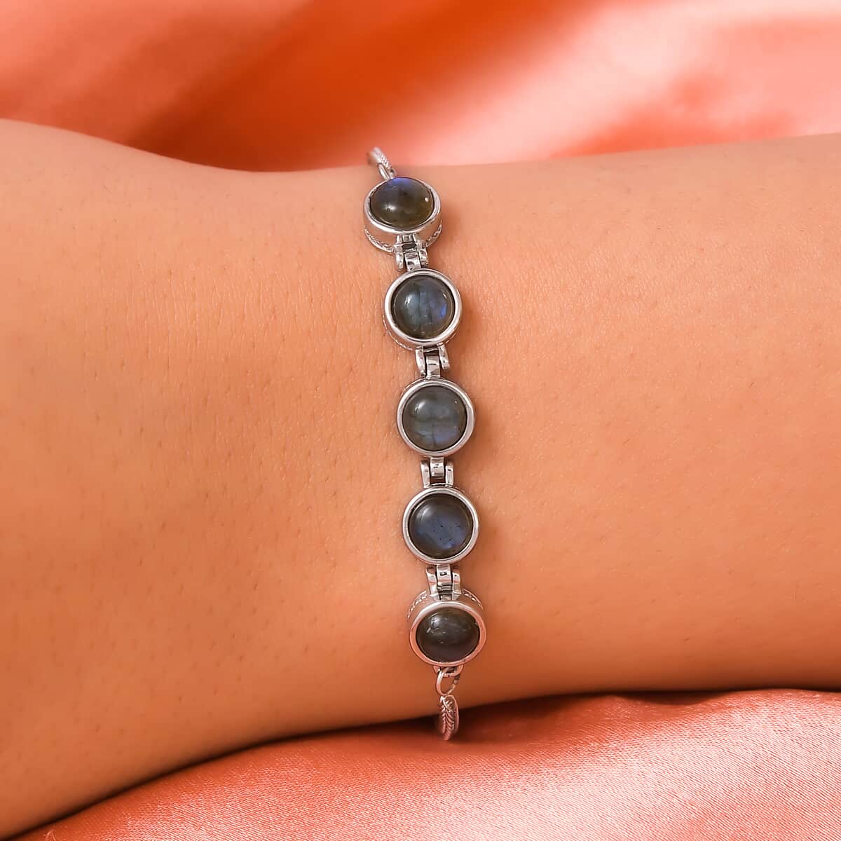 Malagasy Labradorite Bolo Bracelet in Stainless Steel 4.90 ctw image number 1