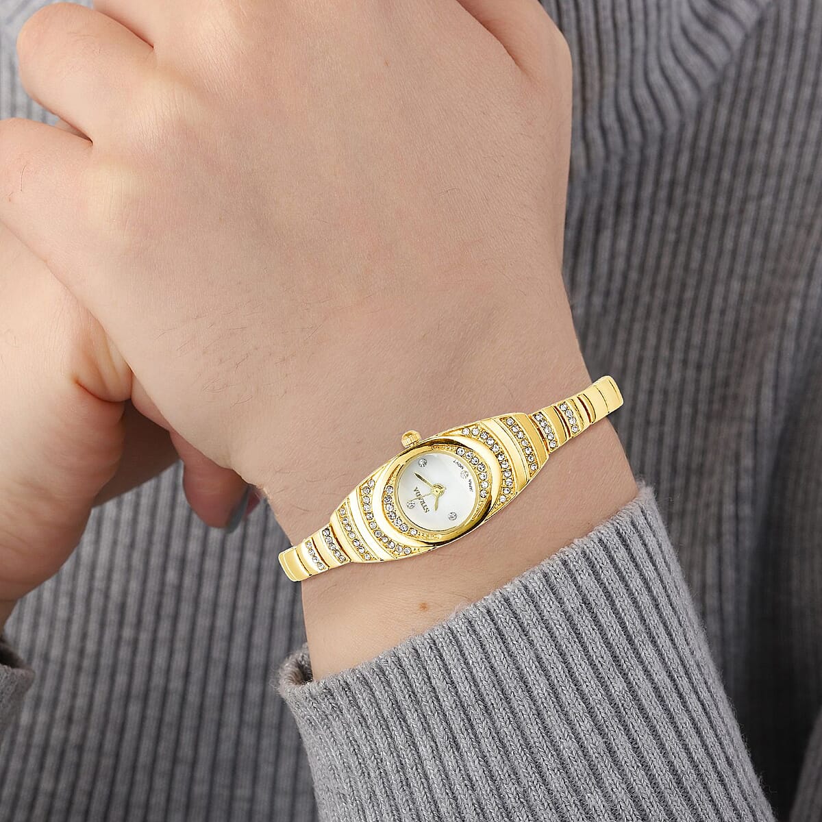 Strada Austrian Crystal Japanese Movement Bracelet Watch in Goldtone (42.40x20.30mm) (6.0-7.25 Inch) image number 1