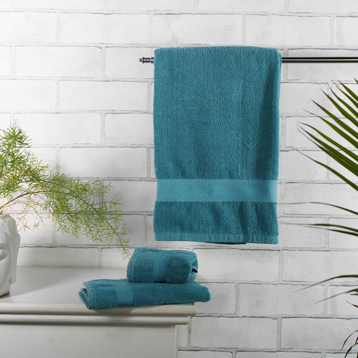 "3 Pc Cotton Towel Set (1 Bath Towel 47x28 in, 1 Hand Towel 20x12 in and 1 Face towel 12x12 inches) COLOR: Mint " image number 1