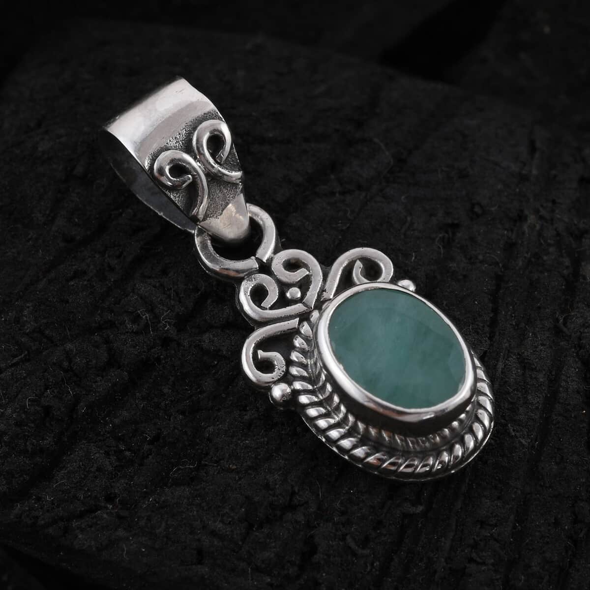 Bali Legacy Socoto Emerald Pendant in Sterling Silver 1.50 ctw image number 1