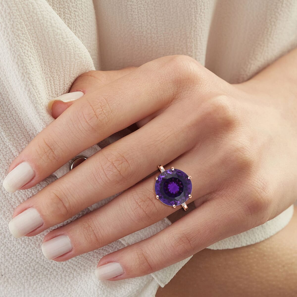 Luxoro AAA Lusaka Amethyst and G-H I2 Diamond 9.70 ctw Ring in 10K Rose Gold (Size 8.0) image number 2