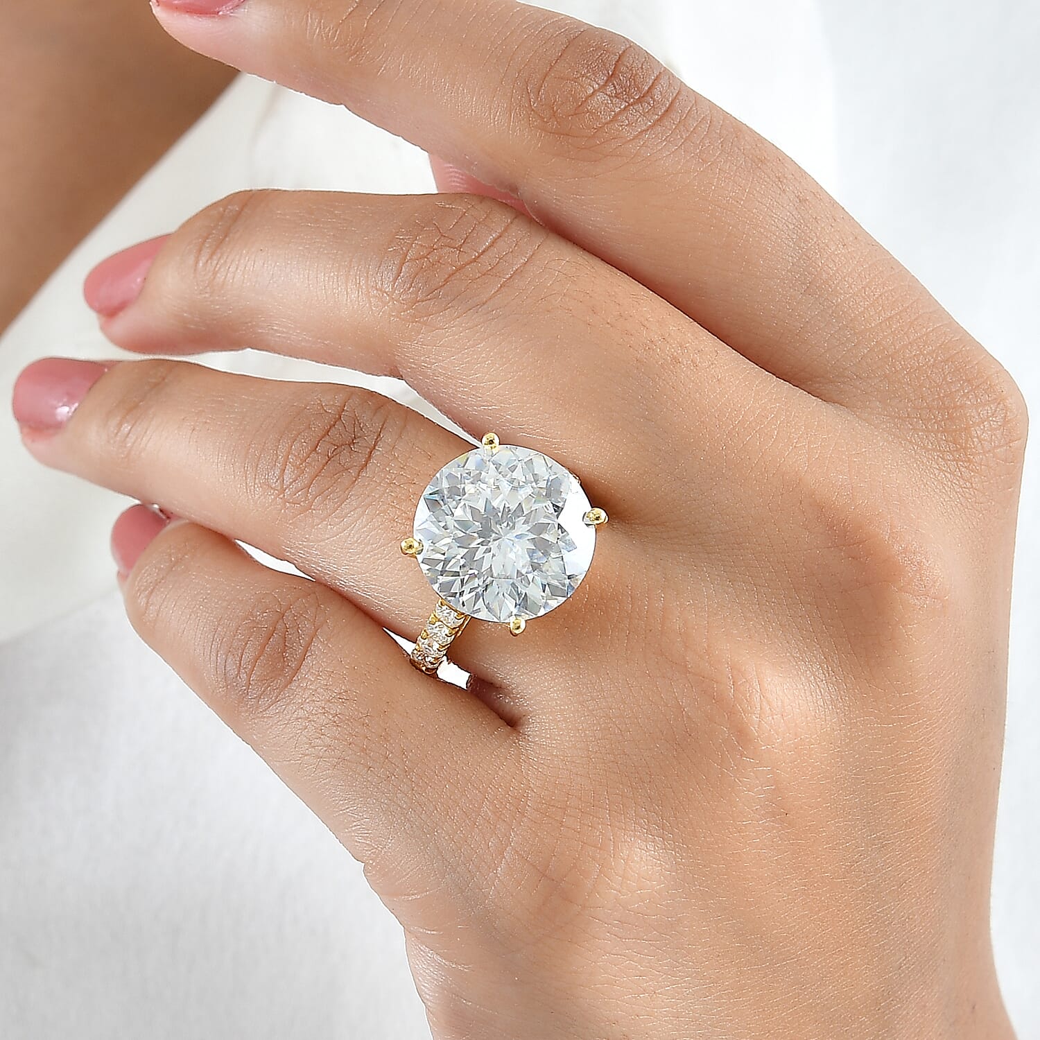 D'Joy 100 Facets Moissanite 11.80 ctw Heirloom Star Ring in 18K Vermeil Yellow Gold Over Sterling Silver (Size 9.0)