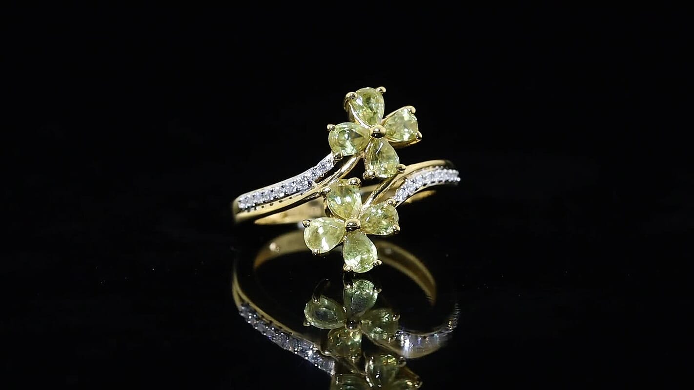 D''Joy Premium Green Sphene and Moissanite 1.50 ctw Ring in 18K Vermeil Yellow Gold Over Sterling Silver (Size 7.0)