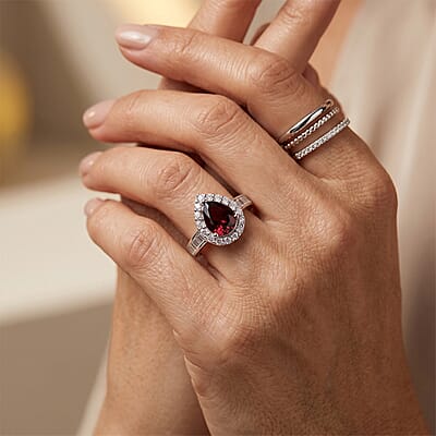 D'Joy Premium Usambara Color Change Garnet and Moissanite 2.70 ctw Ring in Rhodium Over Sterling Silver (Size 6.0)