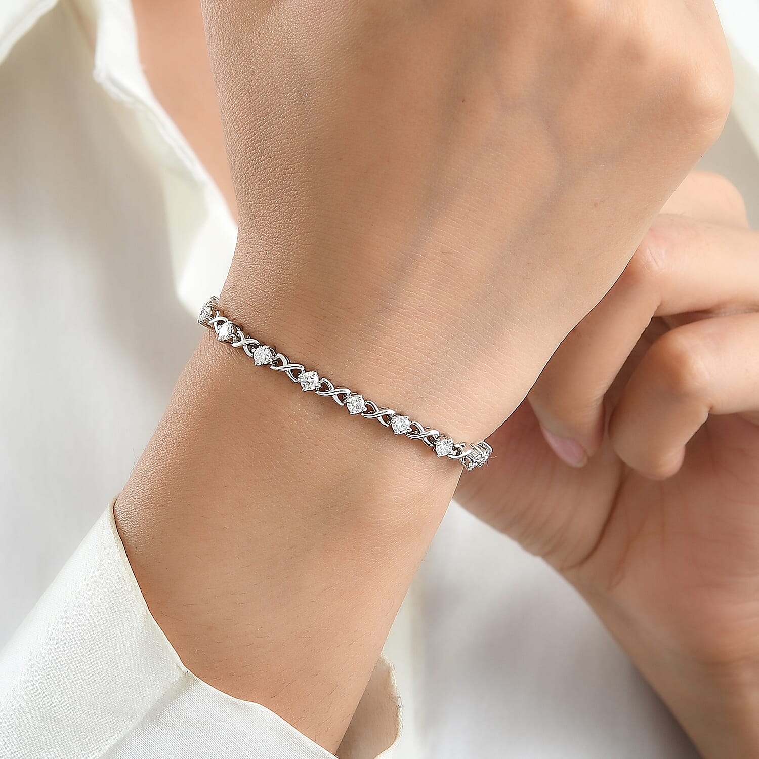 EverTrue Moissanite 2.30 ctw Bracelet in Platinum Bond (7.25 In)