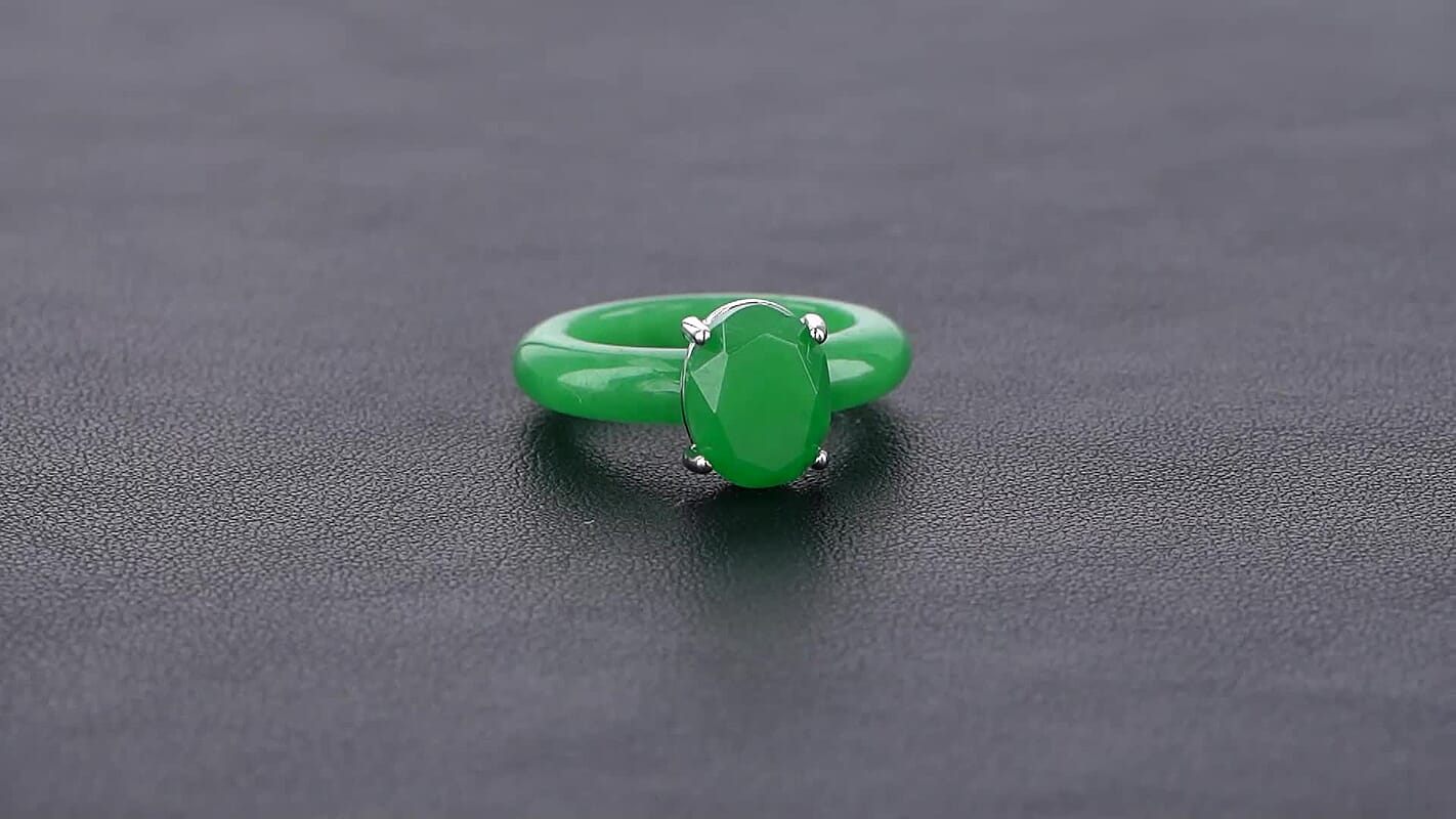 D''Joy Green Jade Ring in Rhodium Over Sterling Silver (Size 10.0) 2.28 ctw