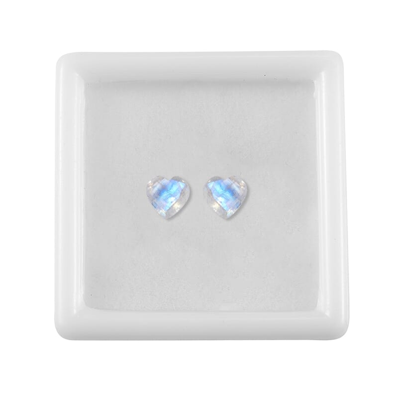 Rainbow Moonstone (Hrt 6 mm) 1.40 ctw