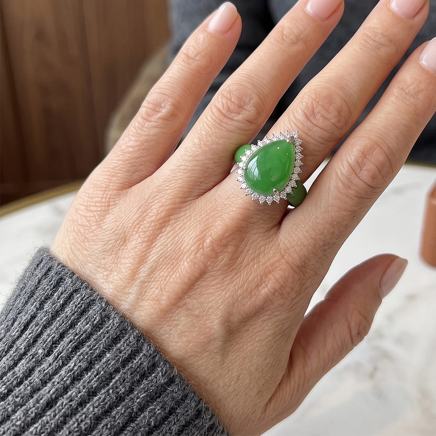 D'Joy Green Jade (D) and Moissanite 21.25 ctw Ring in Rhodium Over Sterling Silver (Size 6.0)