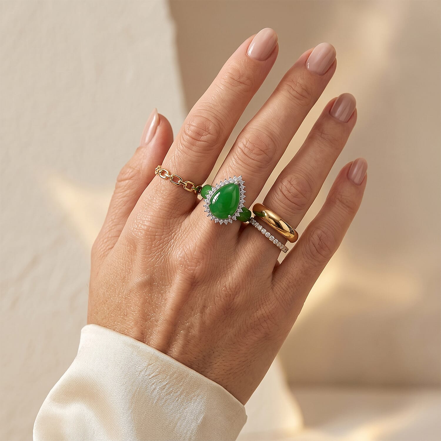 D'Joy Green Jade (D) and Moissanite 21.25 ctw Ring in Rhodium Over Sterling Silver (Size 6.0)