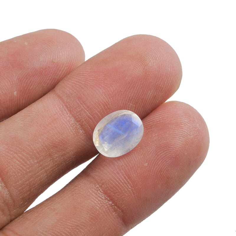Rainbow Moonstone (Ovl 10x8 mm) 2.20 ctw