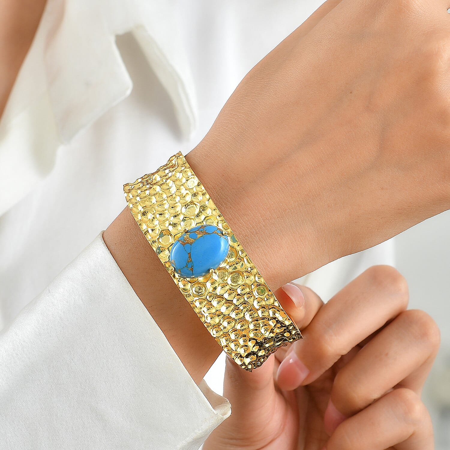 EverTrue Blue Turquoise 17.50 ctw Cuff Bracelet in 18K YG Plated (7.25 In)