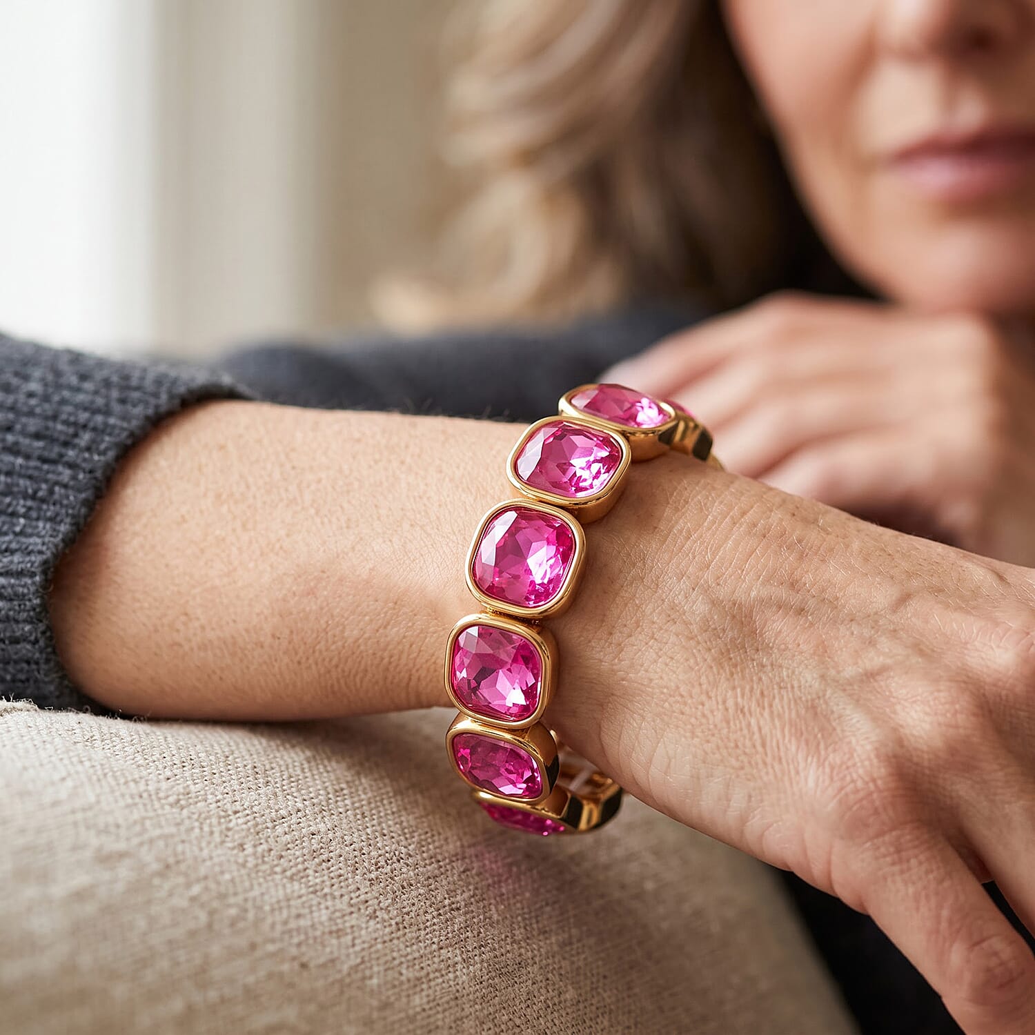 Fuchsia Magic Glass Cushion Luxe Stretch Bracelet in Goldtone