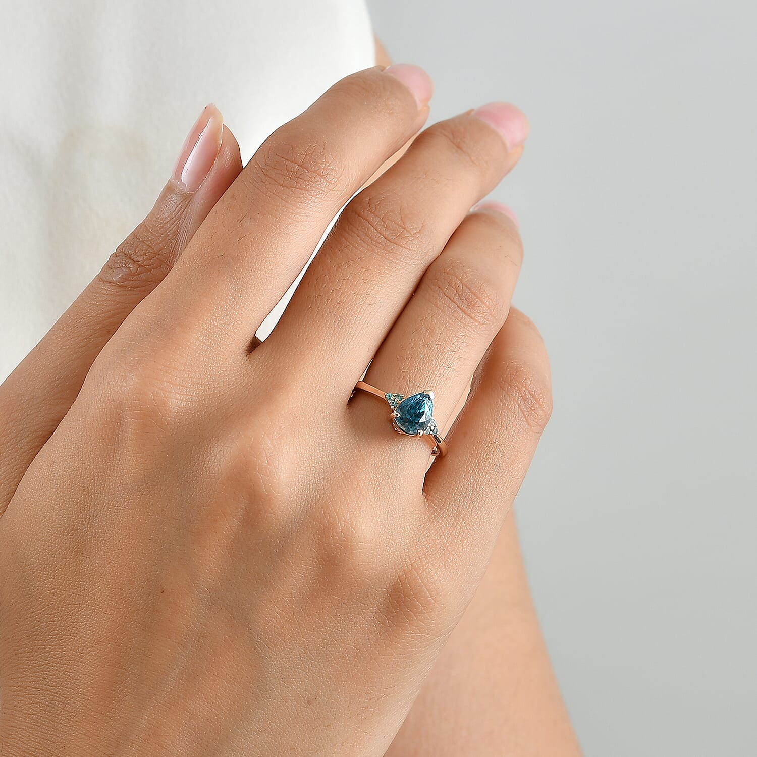 Luxoro AAA Cambodian Blue Zircon and Paraiba Tourmaline 2.80 ctw Blue Dew Ring in 10K Rose Gold (Size 7.0)