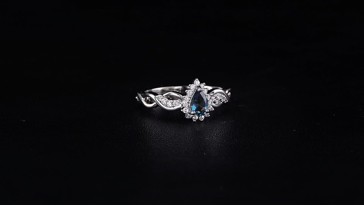 EverTrue Chrome Diopside and Simulated Diamond 0.70 ctw Ring in Platinum Bond (Size 10.0)