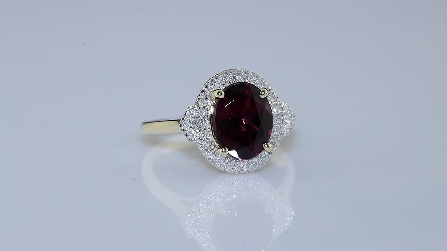 Certified and Appraised Luxoro 10K Yellow Gold AAA Radiant Ember Garnet, Diamond (I2) (0.35 cts) Ring (Size 10.0) 3.45 ctw