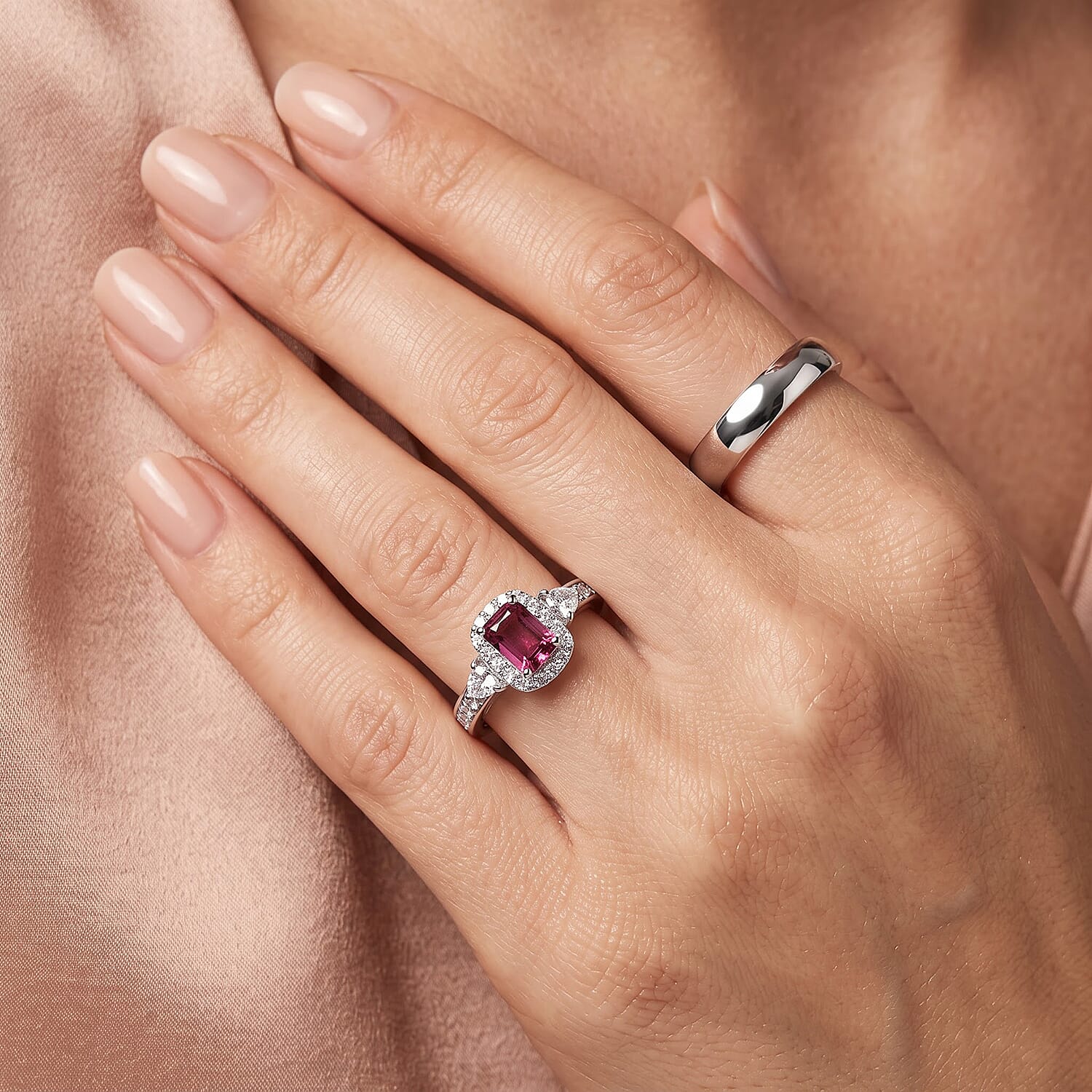 D'Joy Premium Tanzanian Wine Garnet and Moissanite 1.20 ctw Ring in Rhodium Over Sterling Silver (Size 5.0)