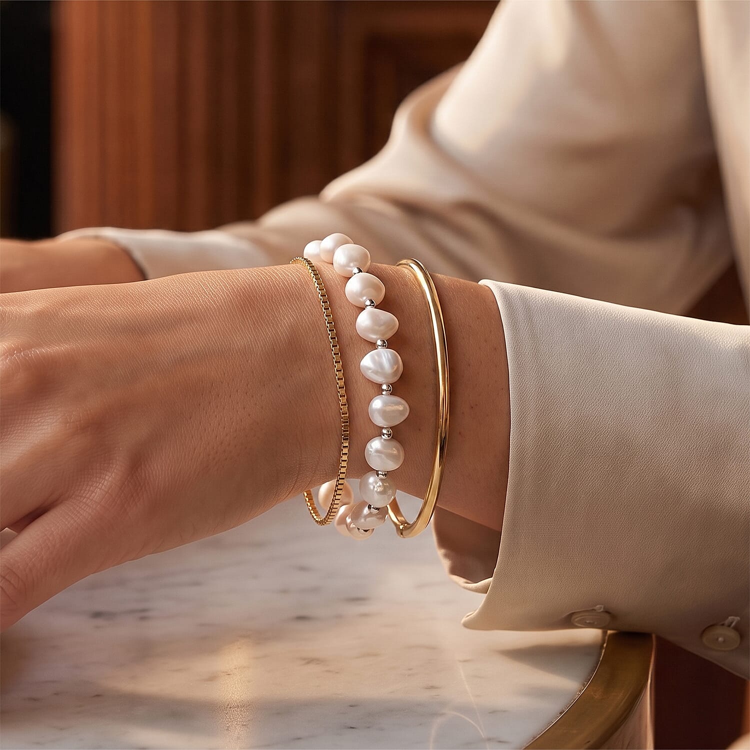 White Freshwater Pearl Bolo Bracelet in Silvertone