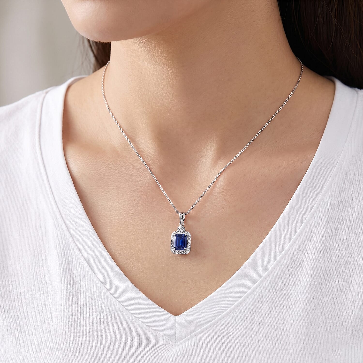 Certified and Appraised AAA Tanzanite and Luxuriant Lab Grown Diamond G-H SI 2.77 ctw Pendant without Chain in 10K White Gold