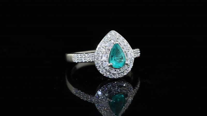 D''Joy AAA Boyaca Colombian Emerald and Moissanite 1.00 ctw Ring in Rhodium Over Sterling Silver (Size 7.0)