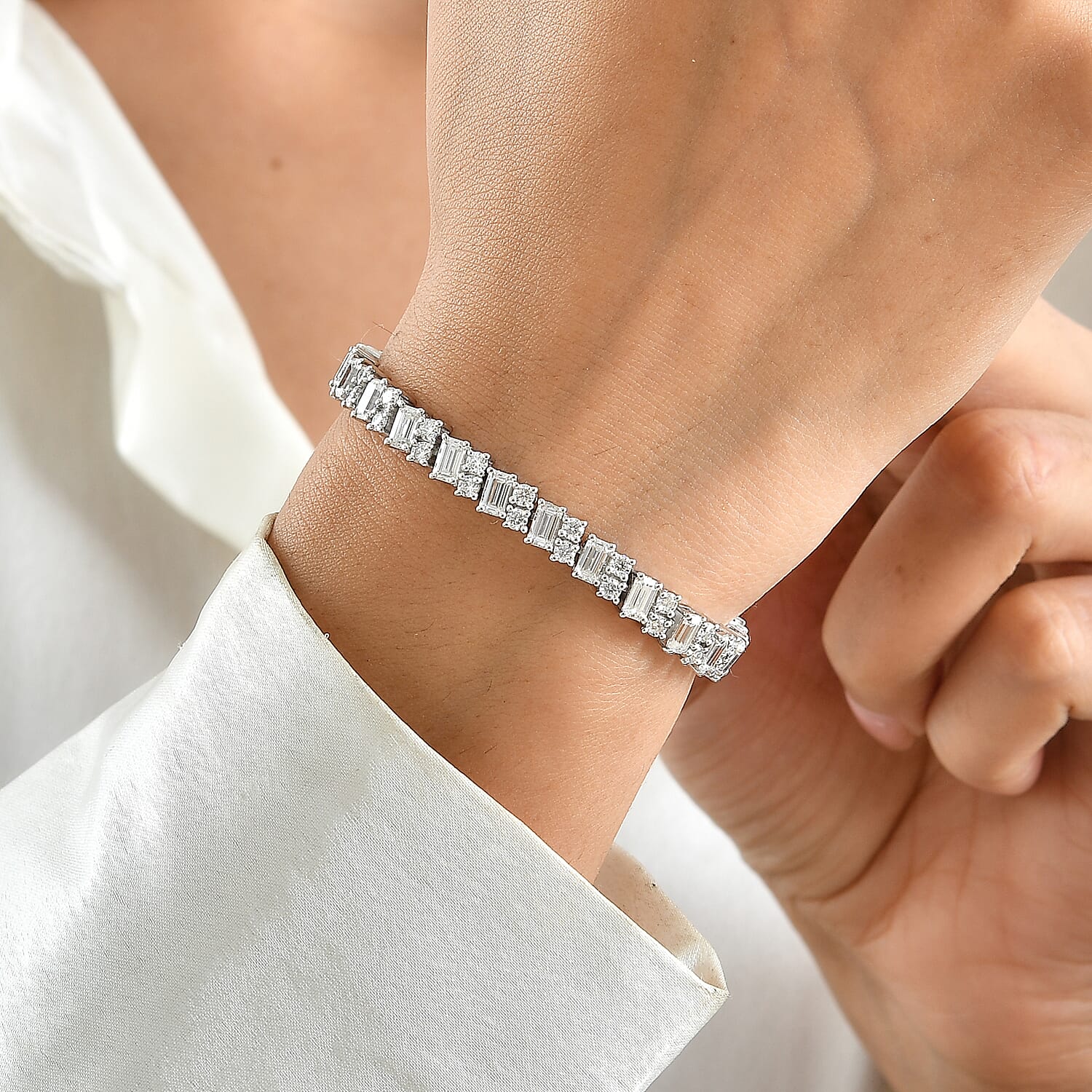 D'Joy Moissanite 9.40 ctw Cluster Bracelet in Rhodium Over Sterling Silver (6.50 In)