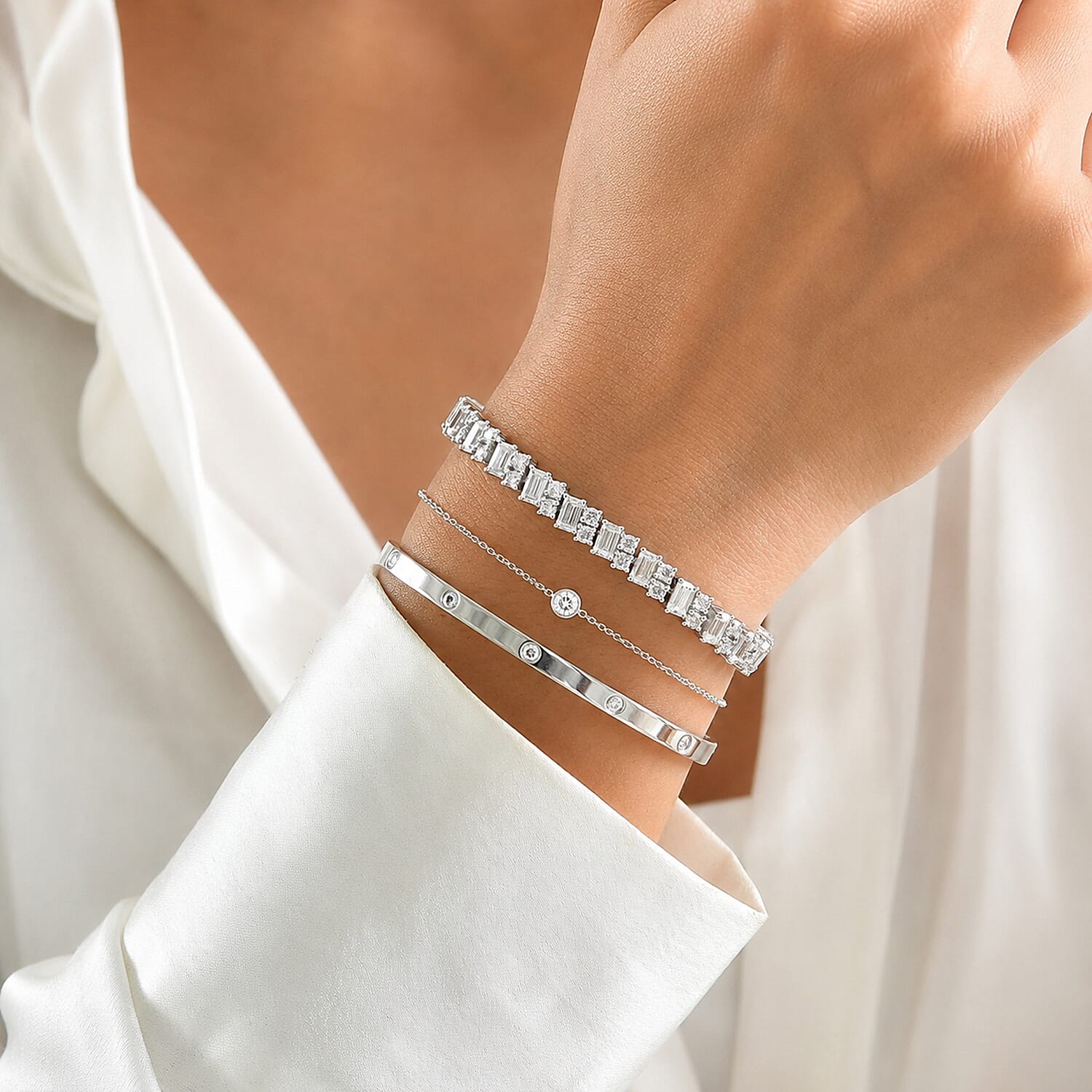 D'Joy Moissanite 9.40 ctw Cluster Bracelet in Rhodium Over Sterling Silver (6.50 In)