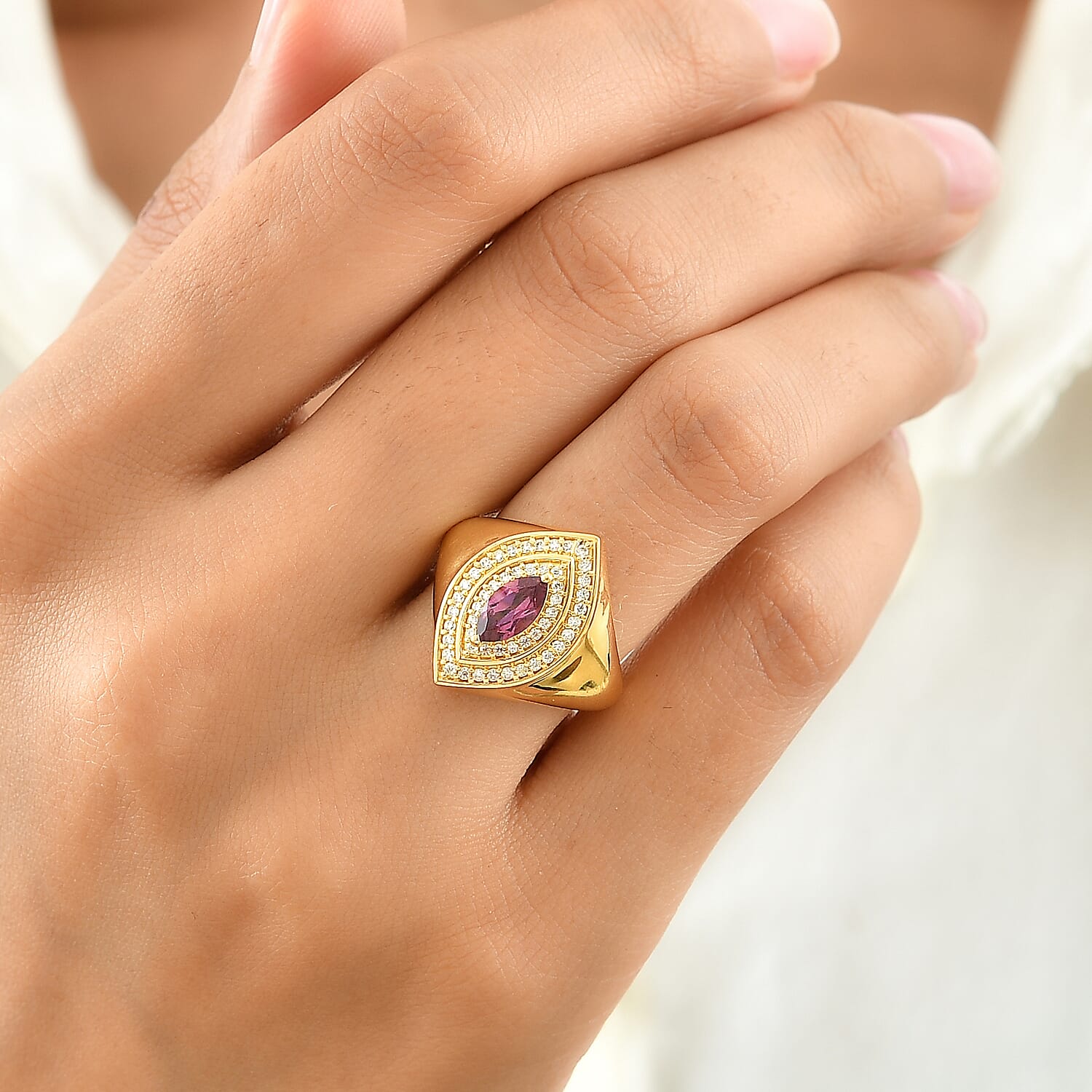 EverTrue Premium Tanzanian Wine Garnet and Moissanite 1.00 ctw Ring in 18K YG Plated (Size 5.0)