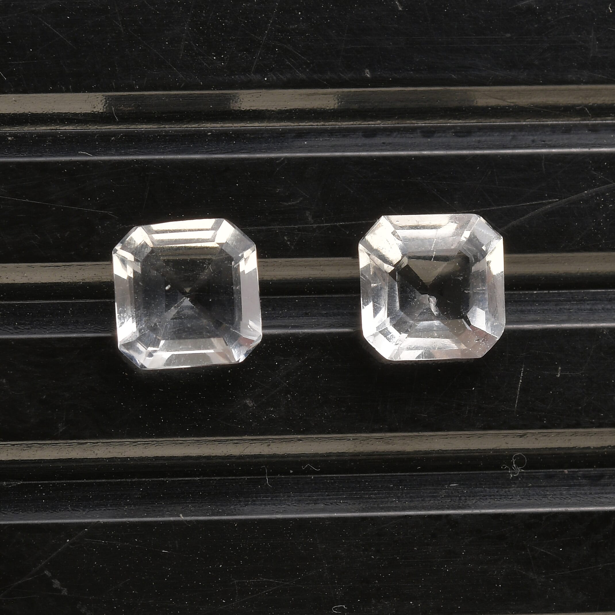 Hyalite Opal Set of 2 (Oct 5x5 mm) 0.77 ctw