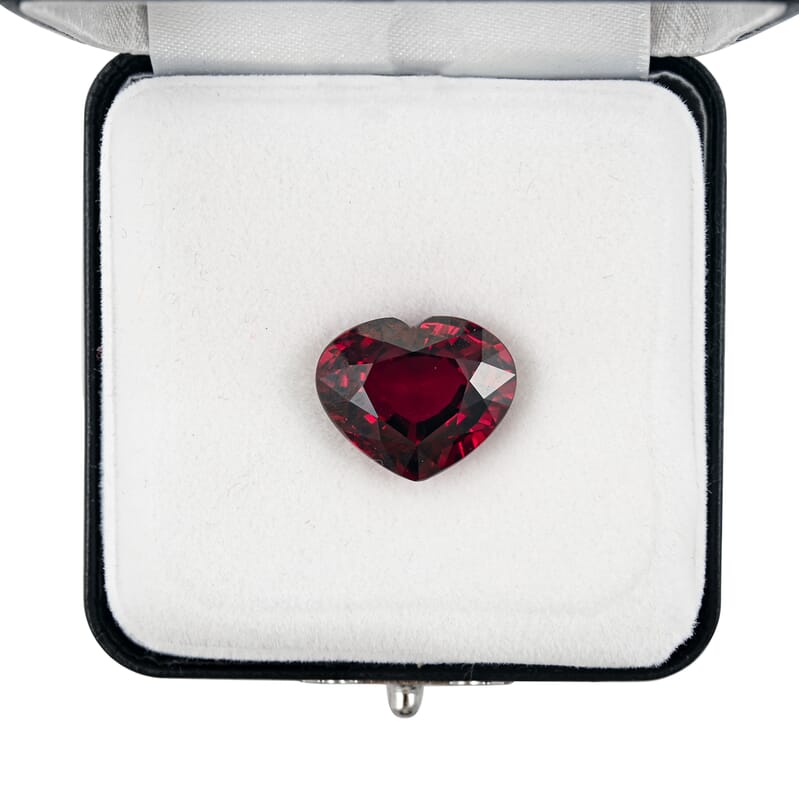 Certified & Appraised AAAA Usambara Color Change Garnet (Hrt Free Size) 15.00 ctw