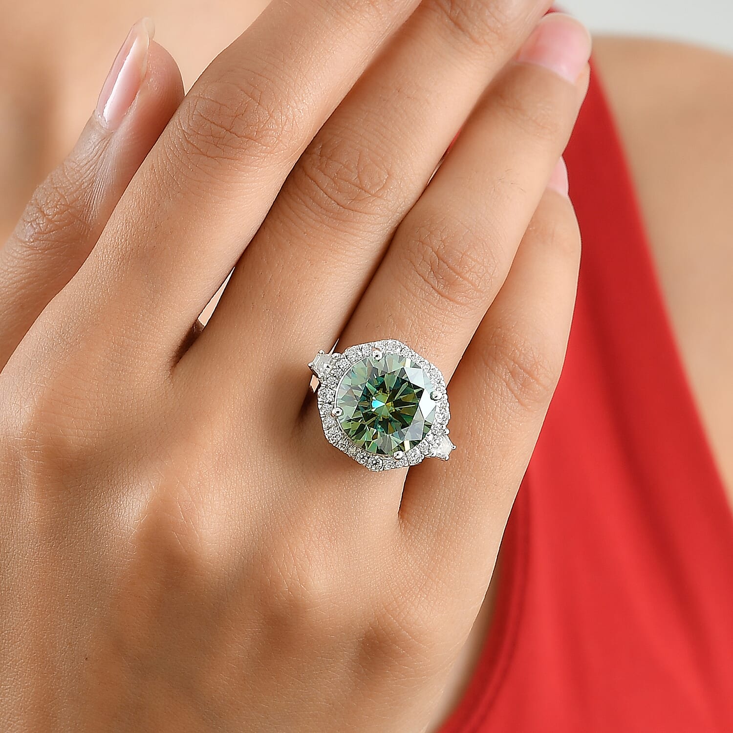 Certified and Appraised D'Joy Mint Green and White Moissanite 10.60 ctw Ring in Rhodium Over Sterling Silver (Size 6.0)