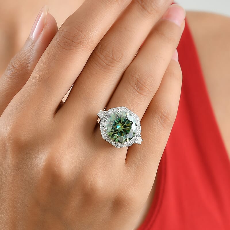 Certified and Appraised D'Joy Mint Green and White Moissanite 10.60 ctw Ring in Rhodium Over Sterling Silver (Size 6.0)