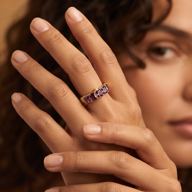 Asscher Cut Premium Tanzanian Wine Garnet and Luxuriant Lab Grown Diamond G-H SI 2.25 ctw 5 Stone Imperial Glow Ring in 18K Vermeil Yellow Gold Over Sterling Silver (Size 6.0)